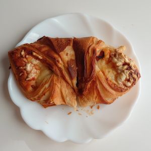 LA BOULANGERIE スモークハム＆チーズクロワッサン